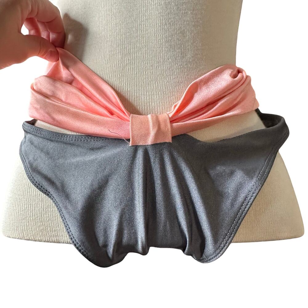 Vintage 80/90s grey pink Bikini Bottom 
Women’s Size M